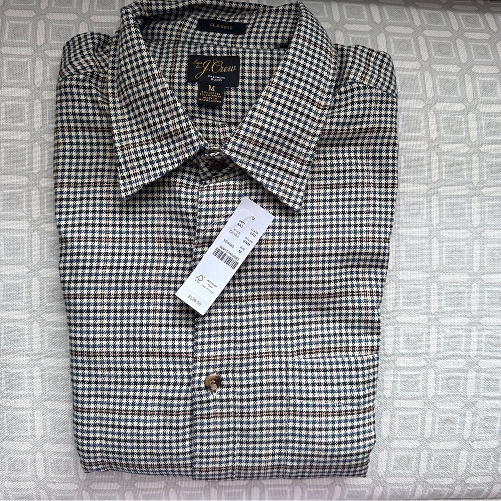 J Crew men’s casual shirt. NWT